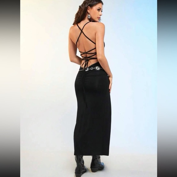 Dresses & Skirts - Maxi dress with lace up back detail and scrunch butt
